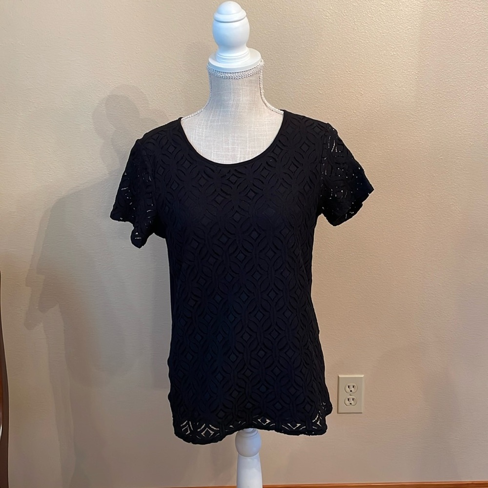 Market & Spruce Black Short Sleeve Lace Front Top in size medium